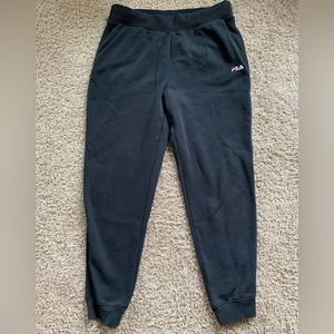 Woman’s Fila black jogger sweat pants size large